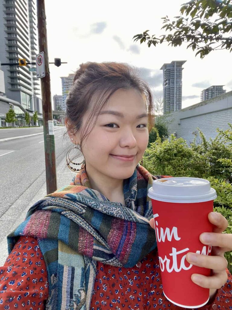 New to Canada? First 5 Financial Steps for Newcomers (2025)